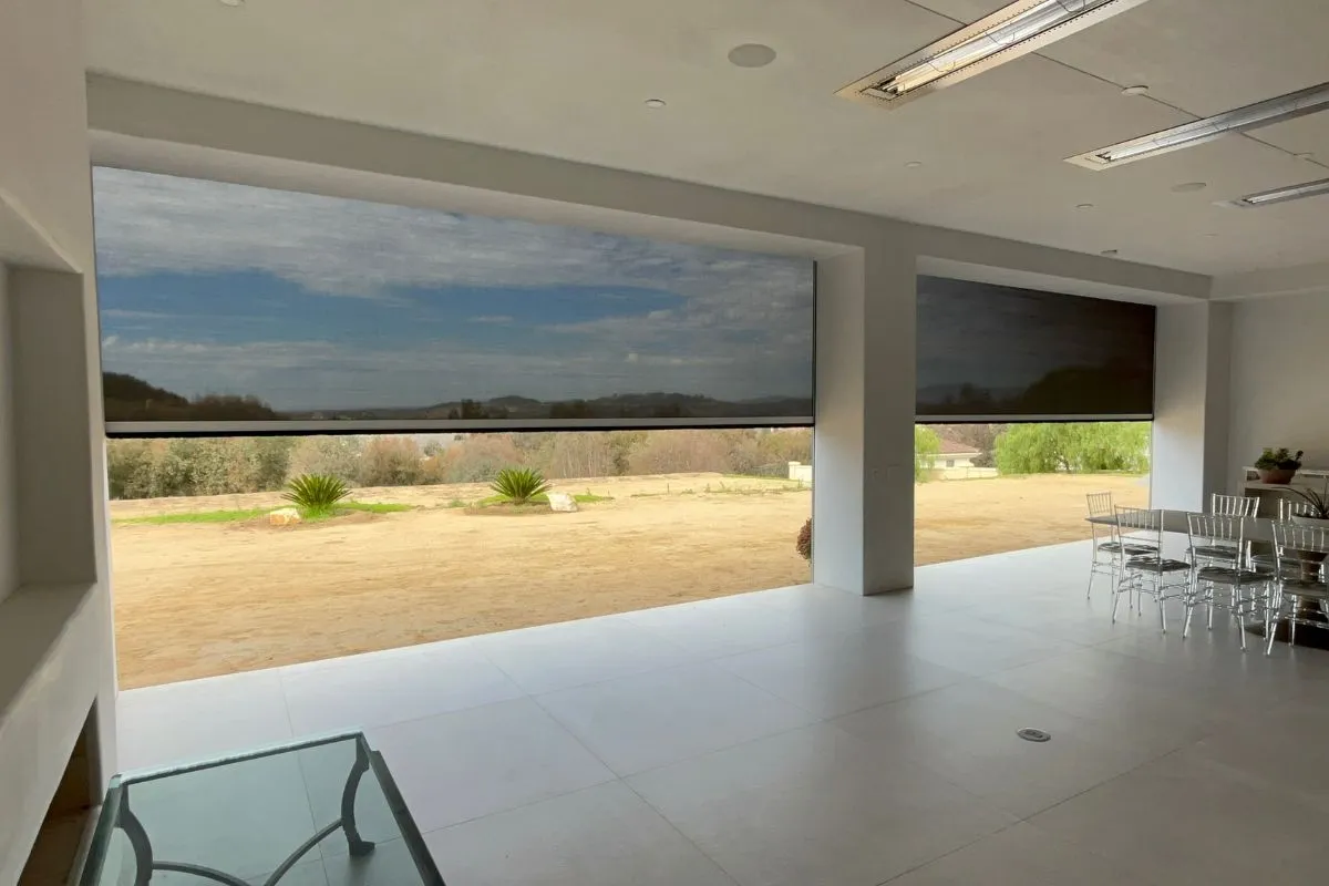 Lifestyle — garage screen in use